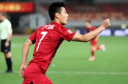 关于战术奏效！阿贾克斯双翼齐飞压制海港整场无力还手！的信息