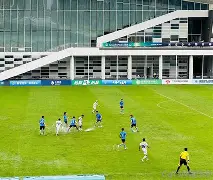 莱比锡赛前列队欢迎海港，尊重对手尽显风度！